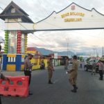 Petugas berjaga di perbatasan Bone Bolango.