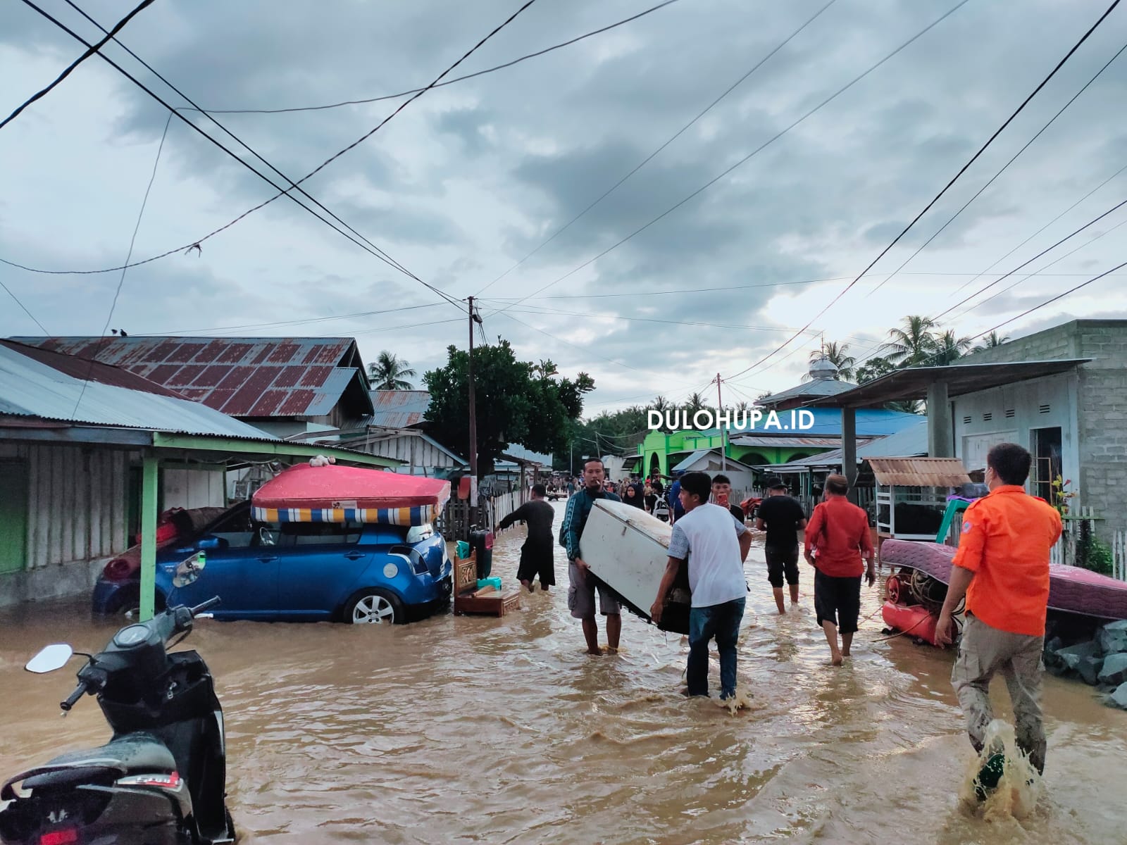 Banjir Bandang Terjang Bumbulan, Lansia dan Anak-Anak Dievakuasi