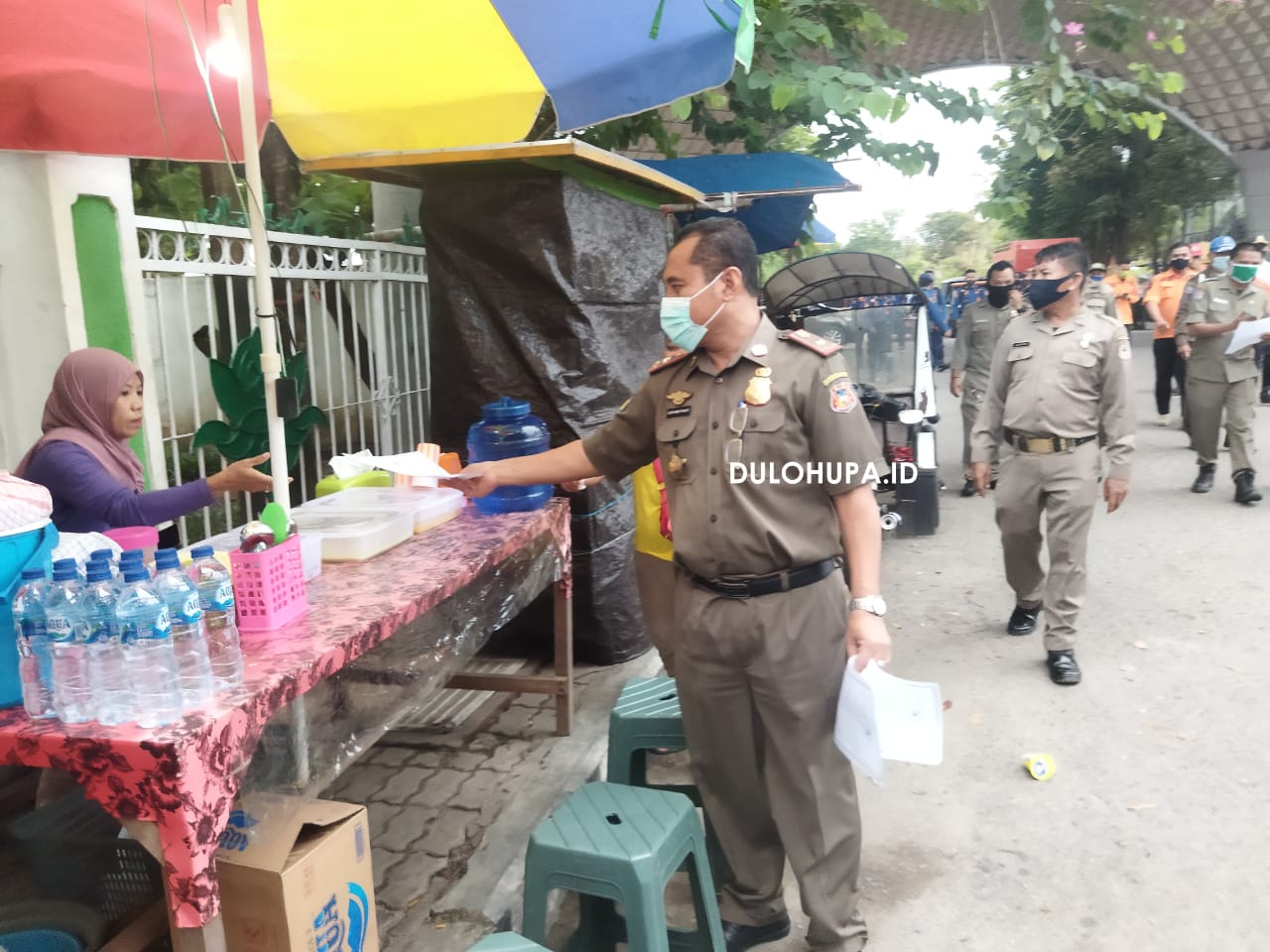 Sosialisasi Jam Malam, Satgas Covid-19 Bagikan Ratusan Lembar Maklumat Bupati Gorontalo