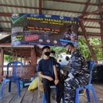 Proses vaksinasi Covid-19 oleh TNI AL Gorontalo
