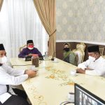 Wali Kota Gorontalo, Marten Taha saat mengikuti Doa dan Dzikir menyambut Tahun Baru Islam 1443 H secara virtual/Humas Pemkot