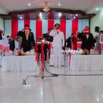 Bupati Dan Wakil Bupati Pohuwato saat menyaksikan pelaksanaan pengibaran bendera merah putih di instana kepresidenan secara daring/Hendrik Gani