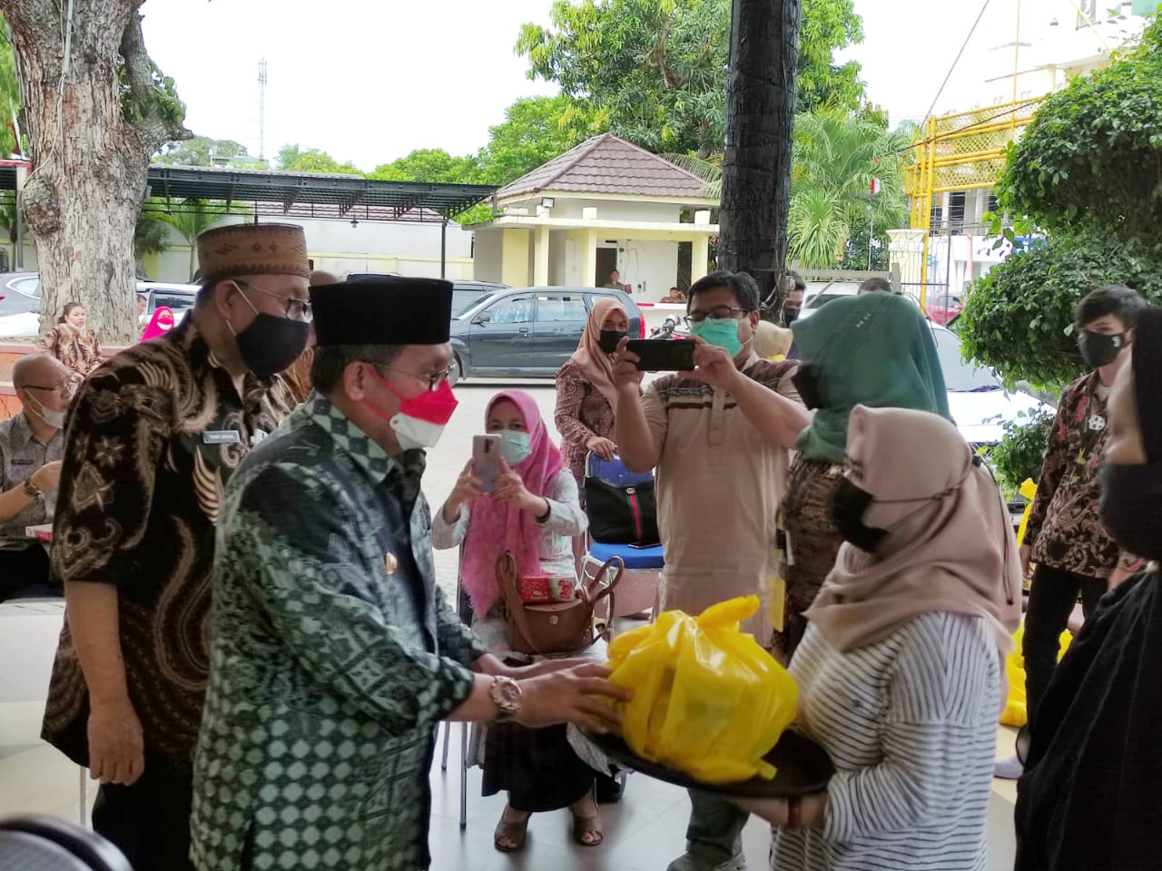 Marten Kucurkan Rp 250 Juta untuk 50 Kelompok Usaha di Kota Gorontalo