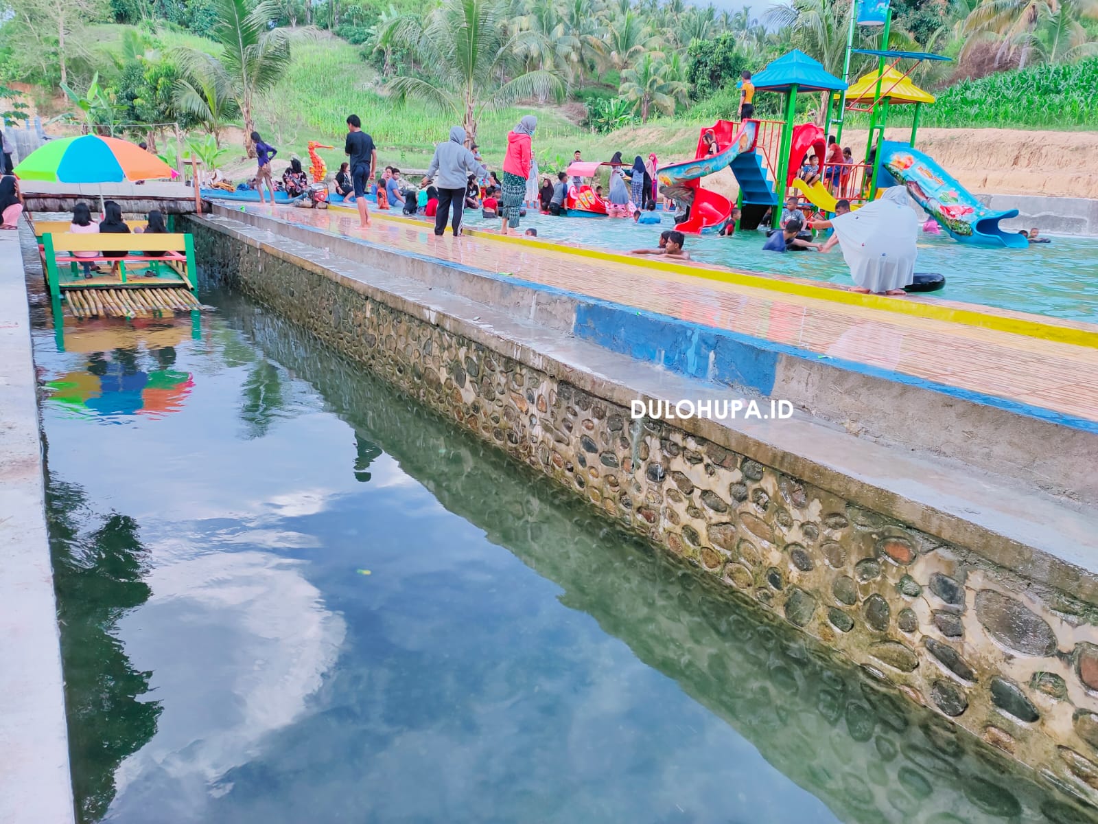Potres Kolam Renang Desa Padengo/Hendrik Gani