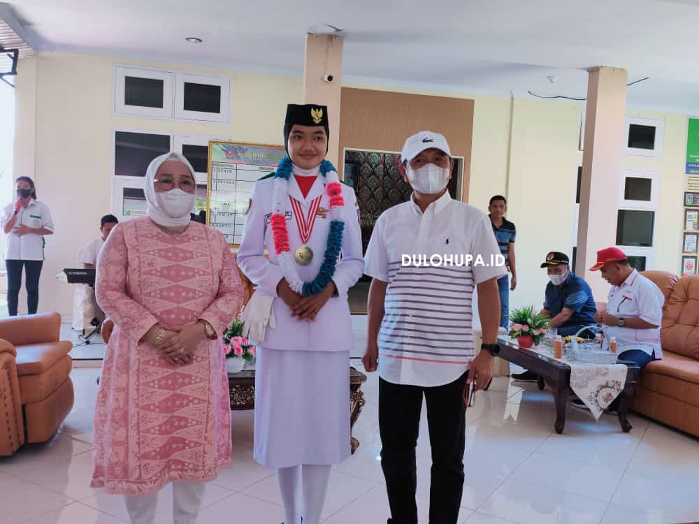 Tiba di Kampung Halaman, Shevia Puspita Sari Disambut Bupati Pohuwato