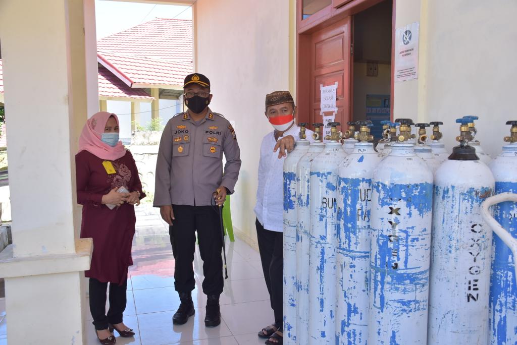 Bupati Pohuwato, bersama Kapolres Pohuwato saat mengunjungi tempat isolasi pasien COVID-19 di tiga tempat isolasi pasien yang ada di kabupaten Pohuwato. Foto/humas pemkab Pohuwato.