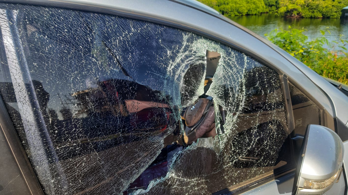 Mobil Ketua AJI Jayapura Diserang Orang Tak Dikenal 