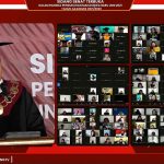 Rektor Universitas Negeri Gorontalo Saat memberikan sambutan dalam sidang senat terbuka pengukuhan mahasiswa baru TA 2021/2022
