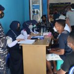 Potret kegiatan Serbuan Vaksinasi Masyarakat Maritim oleh TNI AL Gorontalo/Slamet