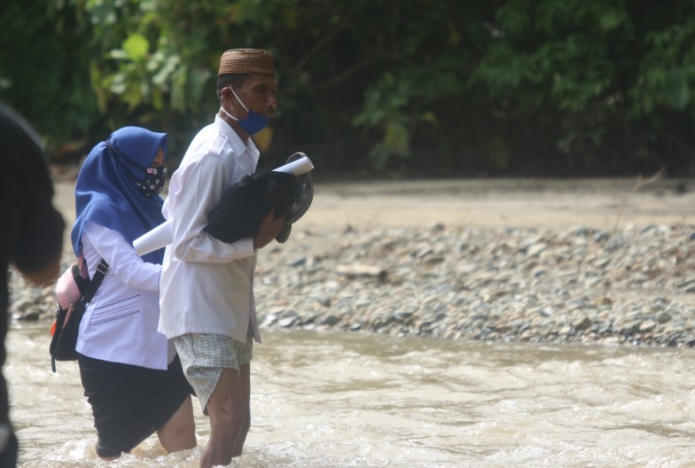 Elnino Mohi Curhat Soal Nasib Guru di Gorontalo dalam Rapat DPR RI
