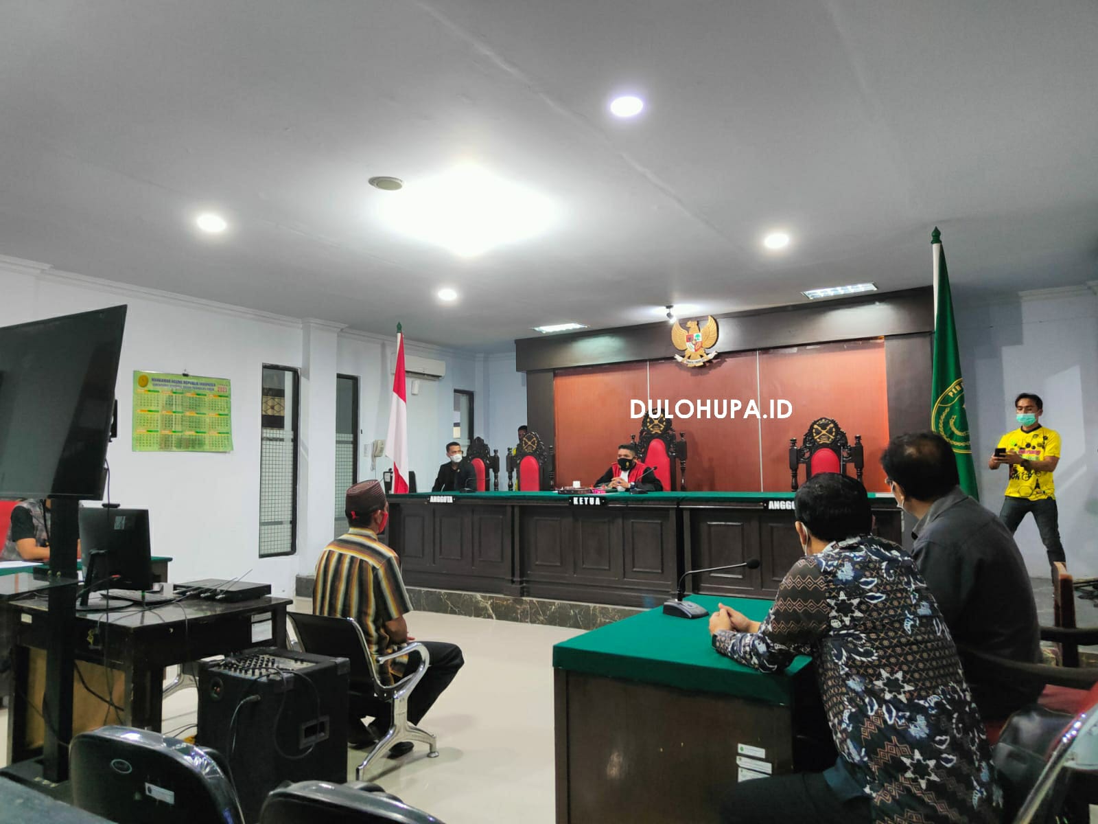 Kades Pilobuhuta saat mengikuti sidang putusan di Pengadilan Negeri Limboto/Fandiyanto Pou