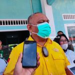 Gubernur Gorontalo Rusli Habibie saat melihat langsung serbuan Vaksinasi Covid-19 oleh TNI AL, di pelabuhan penyeberangan Bumbulan/Hendrik Gani