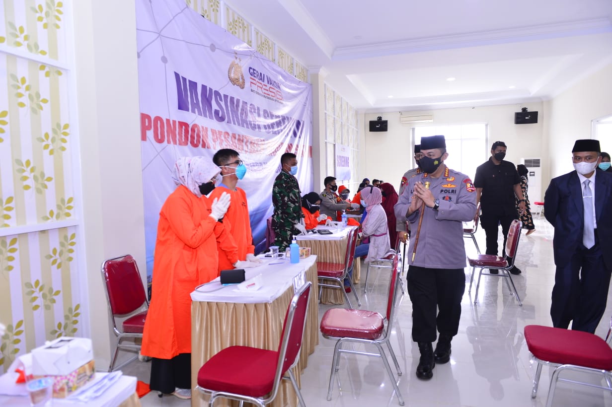 Vaksinasi di Jabar, Kapolri Tergetkan 40 Ribu Dosis