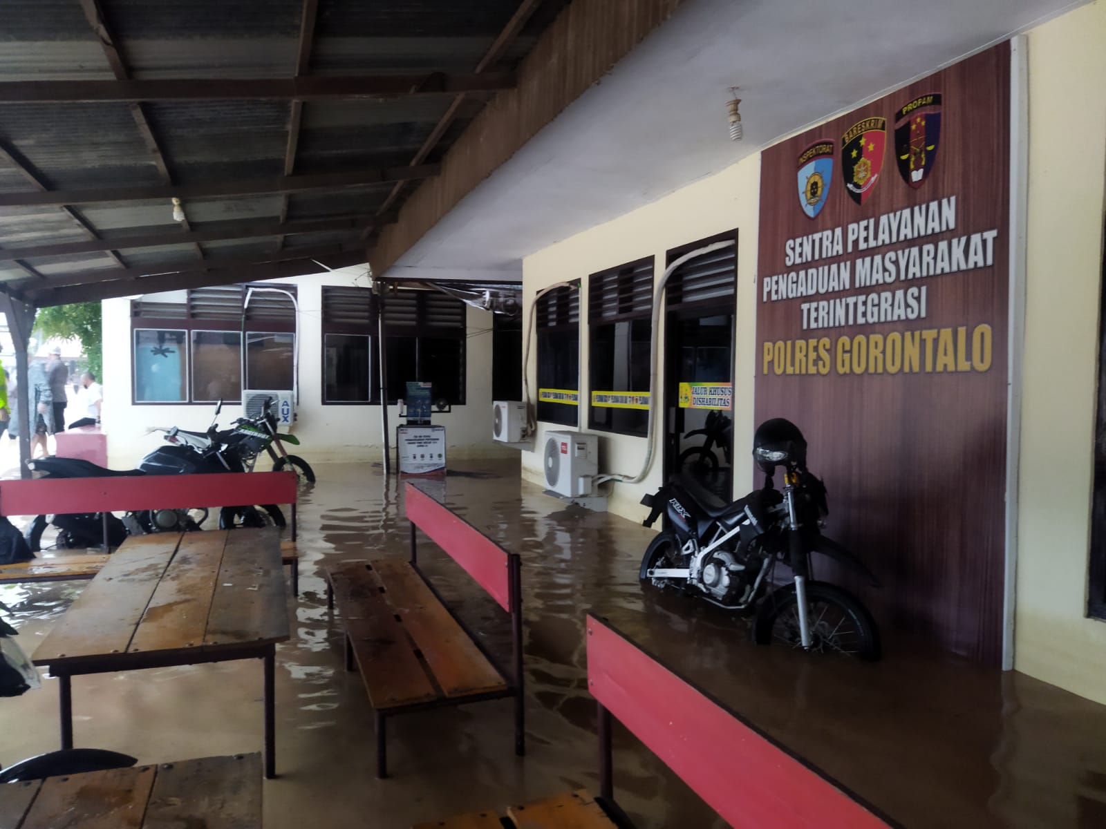 Banjir Luapan Sungai Hepuhulawa Merendam Polres Gorontalo