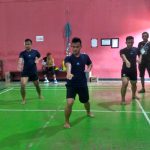 Tiga atlet karate Gorontalo saat melakukan latihan di Gedung GOR Fakultas Keolahragaan Universitas Cendrawasih/ Pelatih Karate Poni Pakaya.