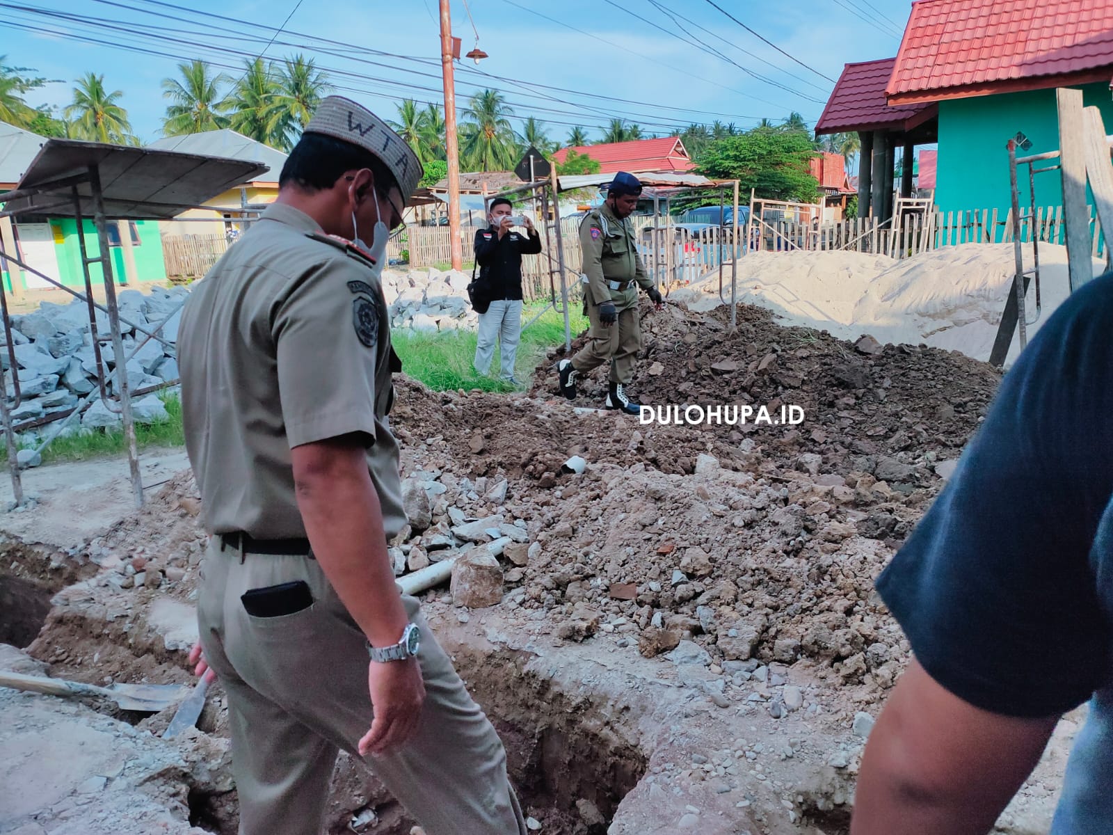 Satpol PP Hentikan Pembangunan Gedung Indomaret dan Alfamart di Pohuwato