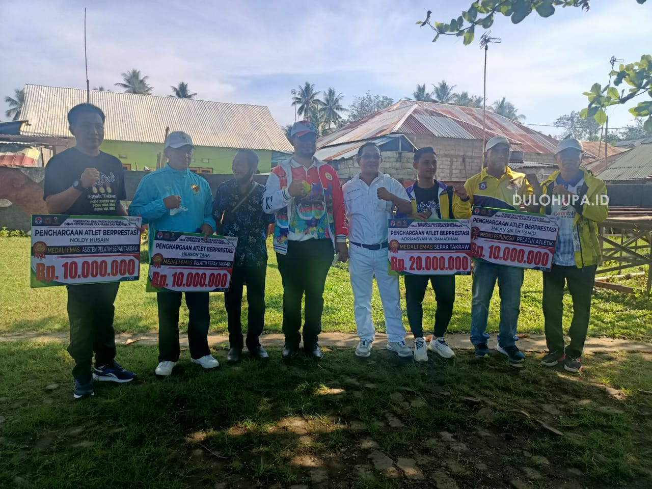 Pemkab Gorontalo dan KONI Bagi-bagi Bonus ke Atlet PON di Hari Sumpah Pemuda