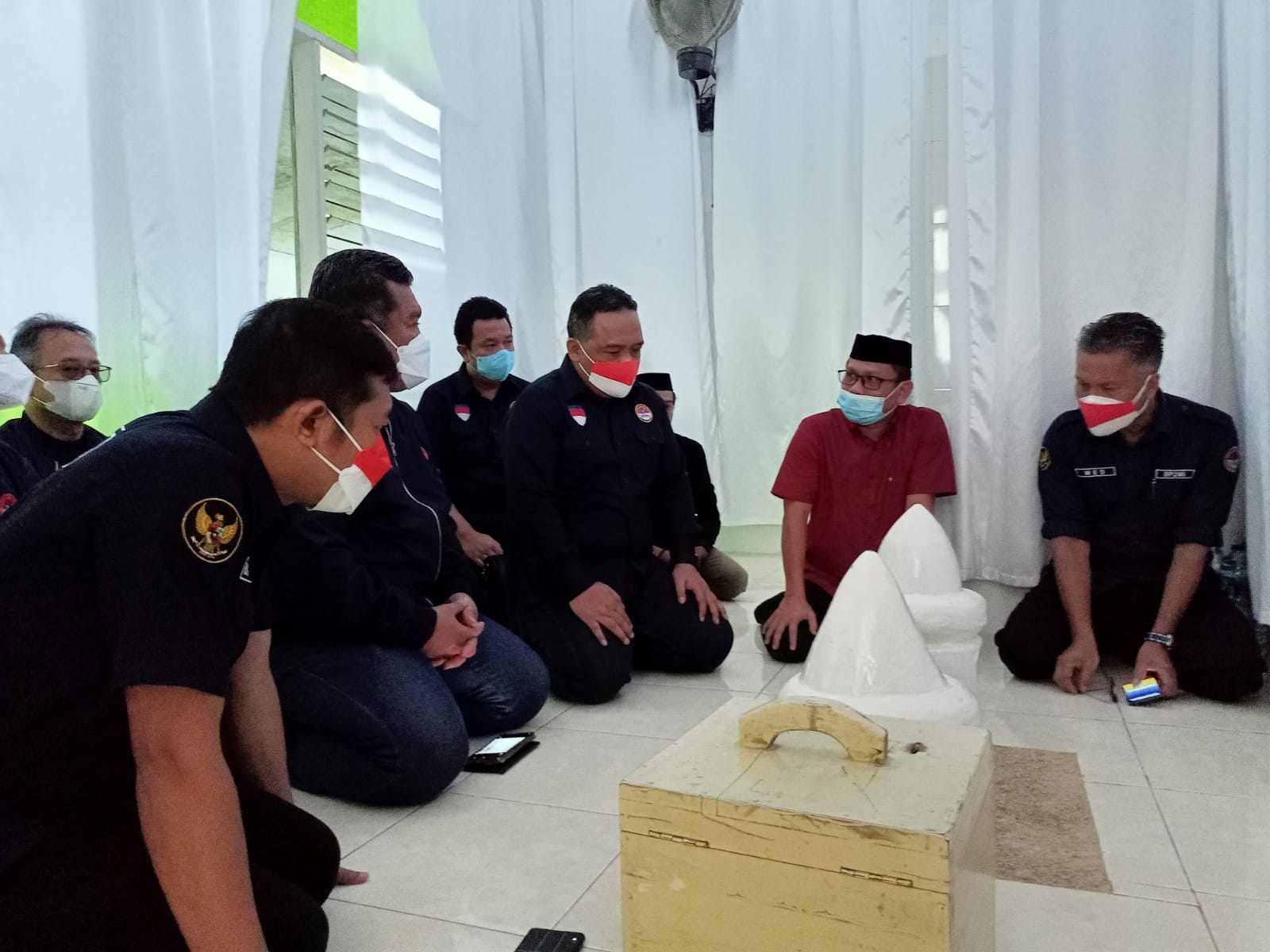 Ketua Umum DPN Barikade 98 Ziarahi Makam Raja Ilato