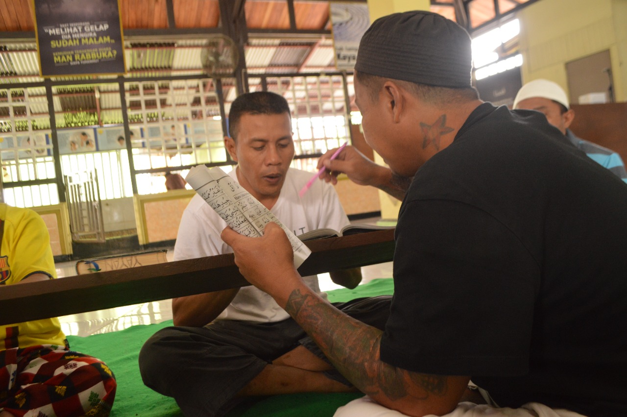 Kisah Yayan Una WBP Lapas Kelas IIA Gorontalo Yang Jadi Pengajar Alquran di Dalam Tahanan