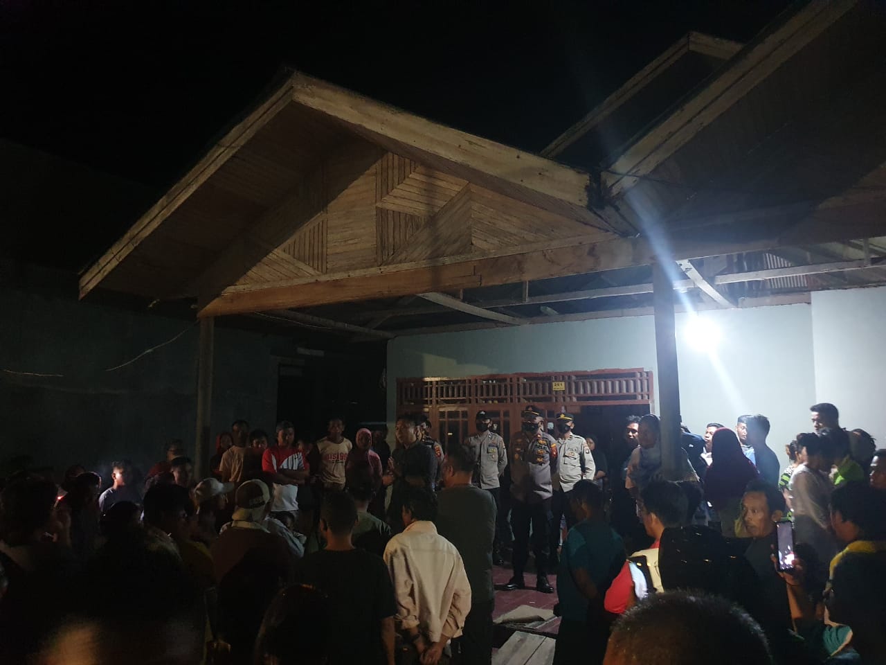 Pohuwato Terus Memanas, Rumah Admin Investasi Bodong Dikepung Warga