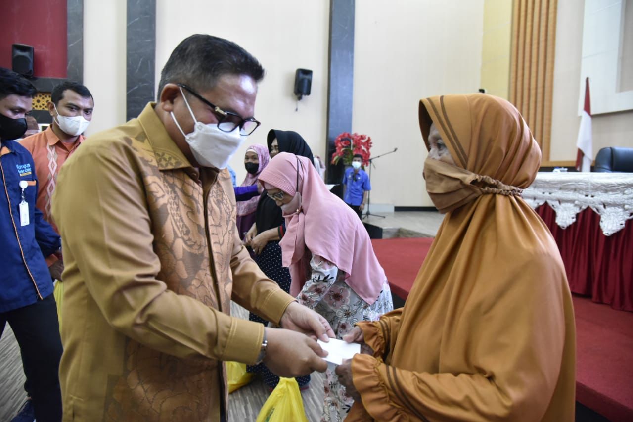 Jelang Ramadan, Pemkot Gorontalo Salurkan 1.150 Paket Bantuan Sembako