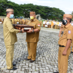 pakaian dinas gubernur