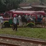 Odong-odong Tertabrak Kereta