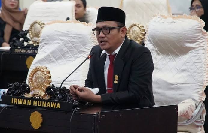 Irwan Hunawa Imbau Pengendara Waspada Pohon Tumbang