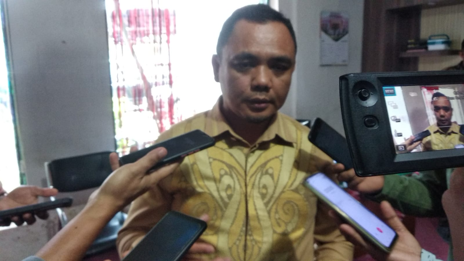 Anggota DPRD Eman Mangopa Minta Mansir Mudeng Dipecat