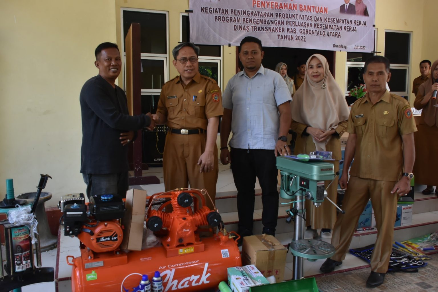 Pelaku UMKM Terima Bantuan dari Pemkab Gorontalo Utara