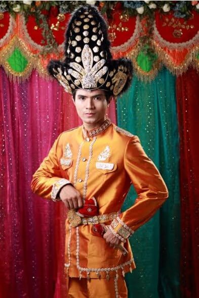 Adat Pria