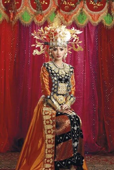 Adat Wanita