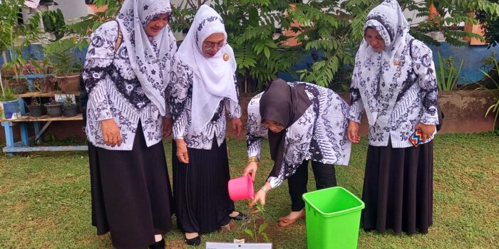 PGRI Bone Bolango Canangkan Penanaman 10 Juta Pohon