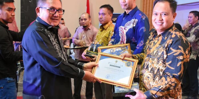 Sekwan Kota Gorontalo Raih Anugerah Pejabat Berdisiplin Tinggi