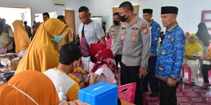 Bupati Saipul Pantau Gebyar Vaksinasi di Polres Pohuwato