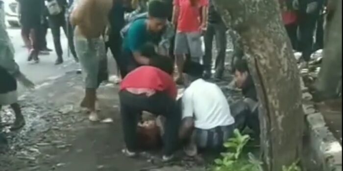 Bacok 2 Orang Warga, Pria di Probolinggo Mengamuk Ditembak Polisi