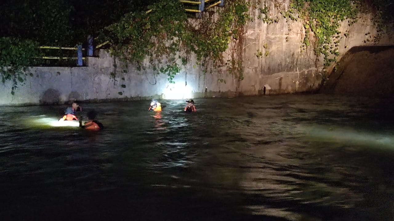 Terseret Arus Sungai