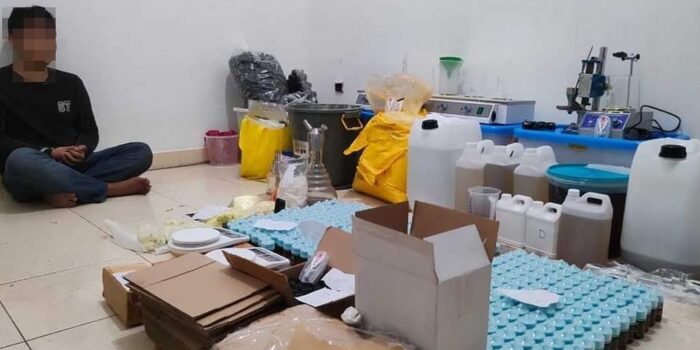 Polisi Gerebek Tempat Produksi Liquid Vape Mengandung Sabu