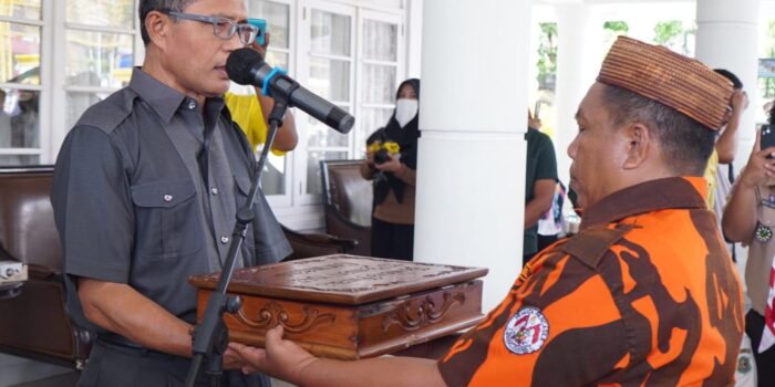 Jelang Hari Patriotik, Sekda Kota Gorontalo Terima Kirab Bendera Pusaka 1942