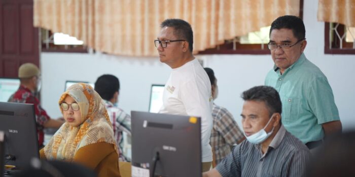 Marten Taha Tinjau Ujian Dinas Kenaikan Pangkat yang Digelar BKPP