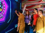 Perusahan LG Electronics Serahkan Layar LED di HUT Pohuwato