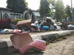 Jorok! Sampah Menumpuk Depan Masjid Baiturahman