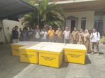 Ketiban “Durian Runtuh”, Nelayan dan Pedagang Ikan di Kota Gorontalo Dapat Bantuan Coolbox
