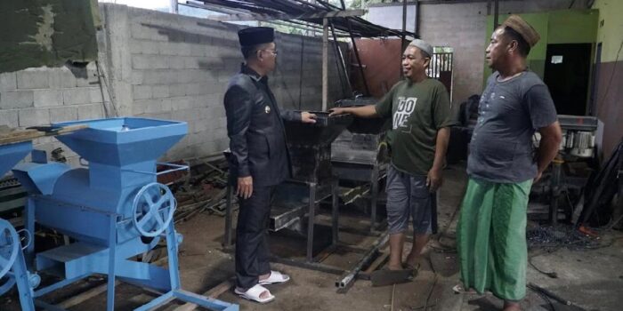 Bupati Gorut Apresiasi Kreativitas Warga Ciptakan Mesin Perontok Jagung