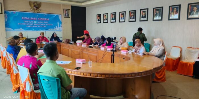 Sherman Moridu Pimpin Rapat Evaluasi Kinerja Triwulan IV