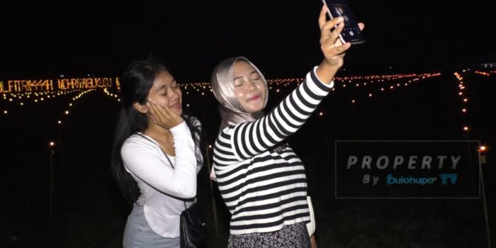 Antusias Warga Berbagai Daerah Melihat Tradisi Tumbilotohe di Gorontalo