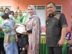 Wabup Gorontalo Beri Bansos ke Anak Asuh Penderita Stunting
