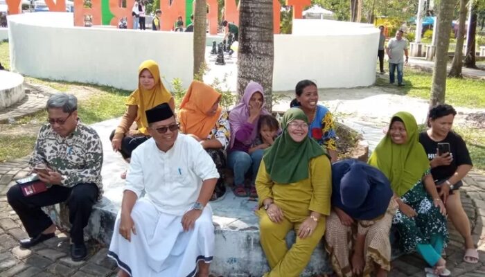 Pemkab Berencana Relokasi PKL Taman Rakyat Molingkapoto