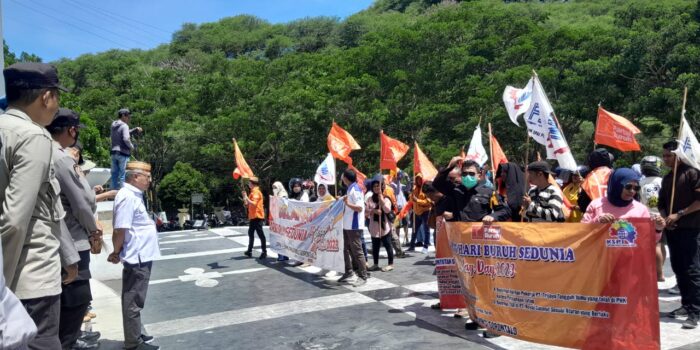 DPRD Provinsi Gorontalo Terima Aspirasi Para Buruh