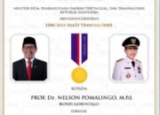 Bupati Gorontalo Terima Penghargaan dari Menteri Desa PDTT